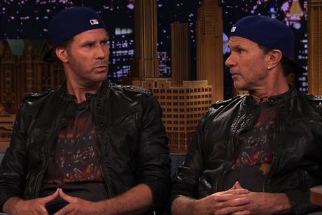 Komik Will Ferrell (vlevo) a bubeník Red Hot Chili Peppers Chad Smith pi...