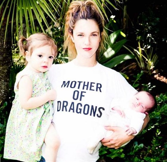 Drew Barrymore zapózovala s obma dcerami, dvouletou Olivií a dvoumsíní...