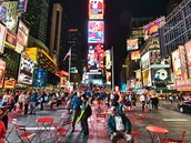 Newmanová vrátila chodce na Times Square.