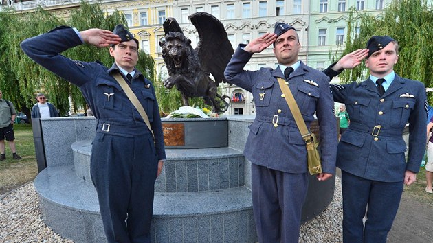 Na praskm Klrov byl odhalen pomnk eskoslovenskm letcm, kte za druh svtov vlky psobili v britskm Krlovskm letectvu (17. ervna 2014).