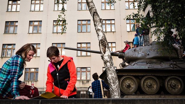 Armdn muzeum ikov nabdlo bhem 11. ronku nvtvnkm stelbu z kue i vzduchovky i monost osahat si historick zbran.