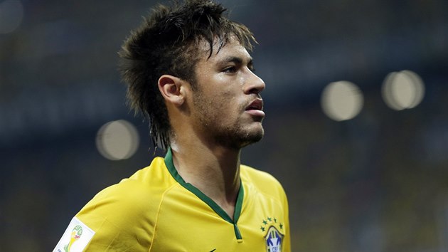Nejvt brazilsk hvzda Neymar bhem vodnho zpasu mistrovstv svta