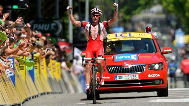 Ruský cyklista Jurij Trofimov z týmu Kaua slaví ve tvrté etap Dauphiné své