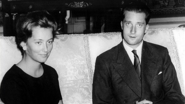 Italsk princezna Paola Ruffo Di Calabria a princ Albert, pozdj belgick krl (Brusel, 14. dubna 1959)