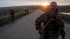 Prorutí separatisté na kontrolním stanoviti u vesnice Karlivka nedaleko...