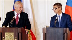 První milion z prezidentského fondu míří na snížení státního dluhu. Miloš Zeman... První milion z prezidentského fondu míří na snížení státního dluhu. Miloš Zeman...