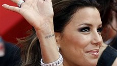 Eva Longoria si nechala datum svatby vytetovat na zápstí - snímek ze zahájení...