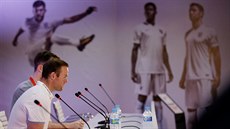 Anglický útoník Wayne Rooney na tiskové konferenci v tréninkovém komplexu Urca...