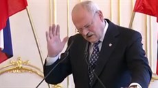 Slovenský prezident Ivan Gašparovič se zamotal při vyslovování názvu Organizace... Slovenský prezident Ivan Gašparovič se zamotal při vyslovování názvu Organizace...