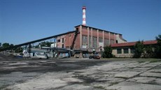 Plocha před kotelnou, kde má teplárna CTZ v době topné sezony uskladněné... Plocha před kotelnou, kde má teplárna CTZ v době topné sezony uskladněné...