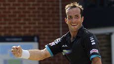 Radek Štěpánek se v Londýně raduje z úspěšného zakončení proti Andymu Murraymu. Radek Štěpánek se v Londýně raduje z úspěšného zakončení proti Andymu Murraymu.