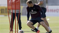 VEJDE SE DO SESTAVY? Anglický útoník Wayne Rooney trénuje ped zápasem proti...