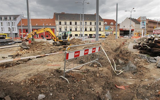 Rekonstrukce tramvajových kolejí v kíení plzeských Kiíkových sad a ulic...