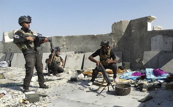 U irácké Sámary se shromaují jednotky irácké armády a pipravují protiútok...