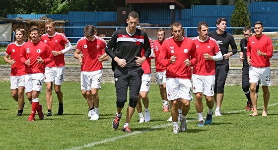 Fotbalisté Slavie na tréninku.