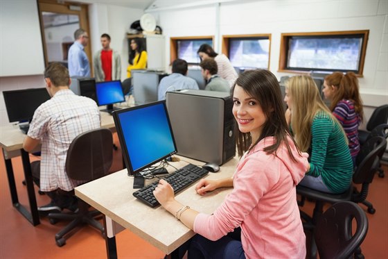 Chcete mít jistotu, e budete moci pokraovat ve studiu? Pihlaste se na soukromou vysokou i vyí odbornou kolu. Nkde ani nevyadují pijímací zkouky, jinde jsou jen formalitou. Ilustraní snímek