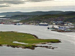 Východní strana hlavního ostrova Shetland  pohled smrem na jih k hlavnímu...