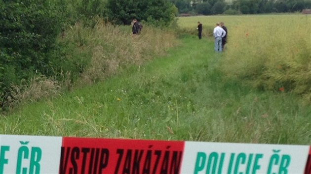 V obci Liany na Rakovnicku bylo nalezeno ohoel tlo mrtvho mue (26.6.2014)