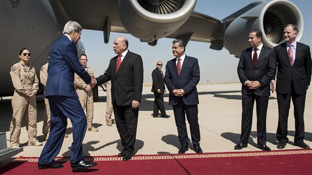 Americk ministr zahrani John Kerry piletl do Kurdistnu, aby tam jednal s pedstavitelli mstn vldy (23. ervna 2014).