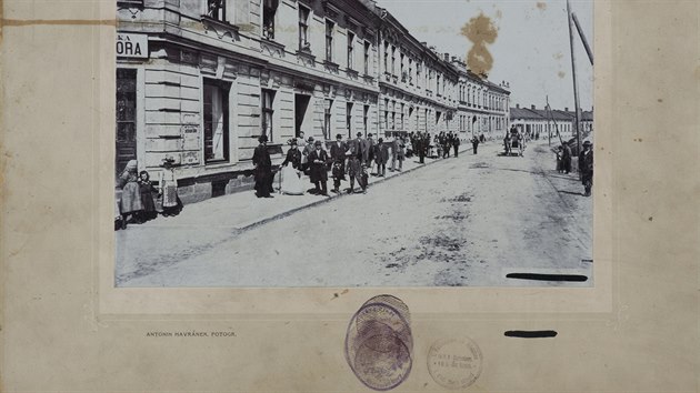 Ukzka originln fotografie Marinskch Hor z roku 1902 na firemnm kartonu fotografa Antonna Havrnka.