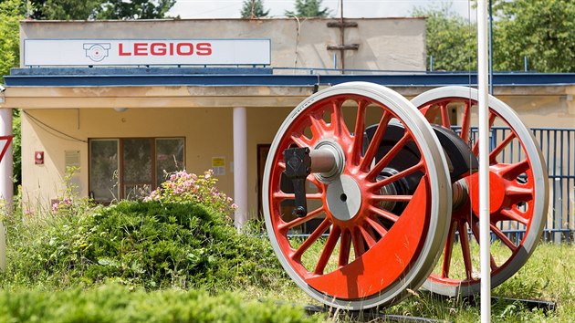 Spolenost Heavy Machinery Services se dve jmenovala Legios.