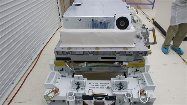 Kamera, kter se dv ve smru letu ISS.