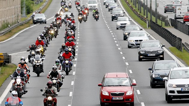 Prahou projely stovky motork za zachovn tradinho brnnskho zvodu. (20. ervna 2014)