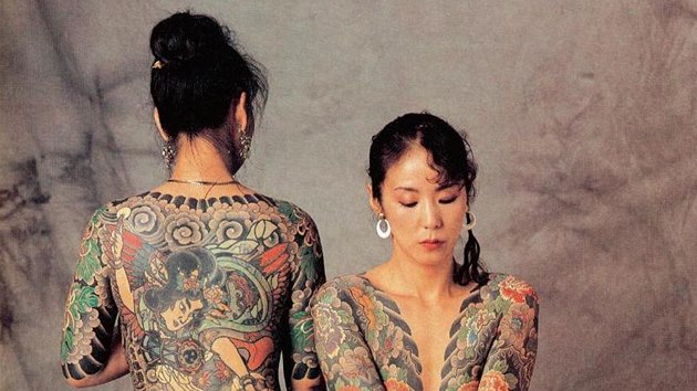 Z knihy Djiny tetovn: Pro japonsk tetovn horimono jsou typick velk potetovan plochy jako v ppad prac Horitoiho I.