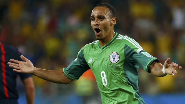 VEDEME! Nigerijsk tonk Peter Odemwingie se raduje z glu proti Bosn.