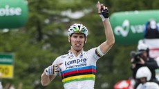 RADOST. Vítěz závodu Kolem Švýcarska Rui Alberto Costa a jeho triumfální gesto. RADOST. Vítěz závodu Kolem Švýcarska Rui Alberto Costa a jeho triumfální gesto.