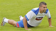 NÁVRAT SE BLÍŽÍ. Milan Baroš si zatrénoval na kempu pro fotbalisty bez angažmá,... NÁVRAT SE BLÍŽÍ. Milan Baroš si zatrénoval na kempu pro fotbalisty bez angažmá,...