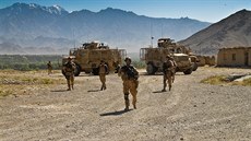Čeští vojáci na patrole v okolí afghánského Bagrámu Čeští vojáci na patrole v okolí afghánského Bagrámu
