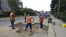 Město opravilo chodníky v Malenovicích, plynaři je kvůli opravě rozvodů... Město opravilo chodníky v Malenovicích, plynaři je kvůli opravě rozvodů...
