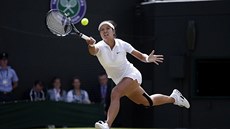 NEEKANÁ HRDINKA. Barbora Záhlavová-Strýcová bojuje se zranním, pesto dokázala vyadit nasazenou dvojku ve Wimbledonu.