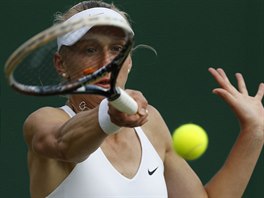 esk tenistka Tereza Smitkov v osmifinle Wimbledonu nestaila na afovou.