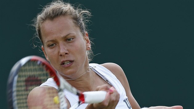 esk tenistka Barbora Zhlavov-Strcov postoupila poprv v ivot do tvrtfinle Wimbledonu.