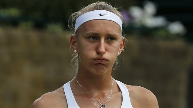 PFF. Mlad esk tenistce Tereze Smitkov se osmifinle Wimbledonu proti krajance afov nepovedlo.