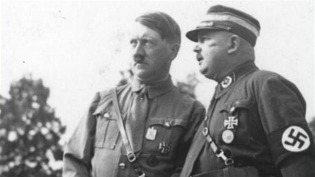Adolf Hitler a Ernst Rhm v srpnu 1933
