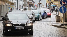 Oprava tramvajového kolejit v centru Plzn ztuje dopravní situaci.