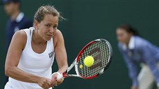 eská tenistka Barbora Záhlavová-Strycová bojuje v osmifinále Wimbledonu proti...