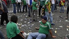 Fanouci mexických fotbalist na námstí v Mexico City poté, co jejich tým byl...