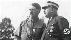 Adolf Hitler a Ernst Röhm v srpnu 1933