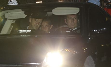 Francouzský exprezident Nicolas Sarkozy opoutí jednání soudu v Paíi (2....