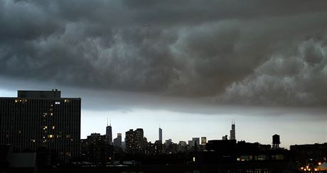 Boukový mrak nad Chicagem (30. ervna 2014)