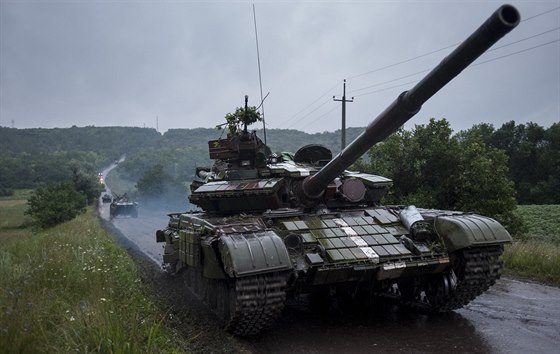 Ukrajinský tank v Charkovské oblasti (8. ervence 2014)
