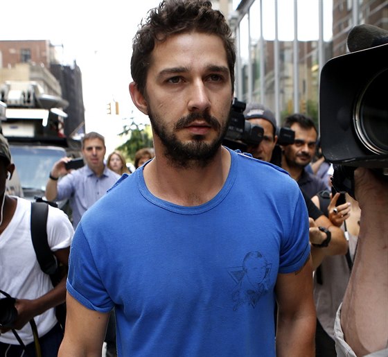 Shia LaBeouf po proputní z newyorské vazby