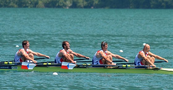 eská párová tyka David Jirka (vpravo), Petr Buzrla, Jakub Houska a Martin Basl