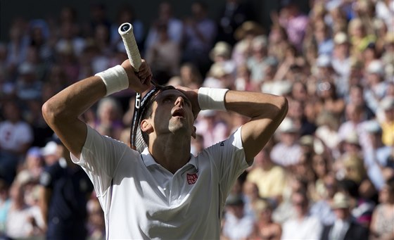 OPRAVDU? Novak Djokovi neme uvit, e podruhé vyhrál Wimbledon. 