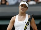KYSEL VRAZ. Kanadsk tenistka Eugenie Bouchardov nezaala finle Wimbledonu...