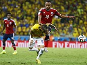 TVRD ZKROK. Kolumbijsk obrnce Juan Camilo Ziga naskoil do Neymara a...